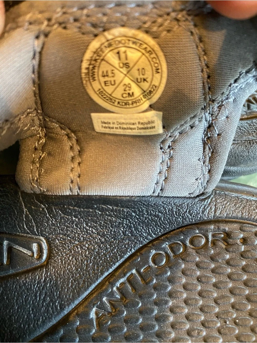 KEEN Men's Size 11 Newport H2 Sandal/Sneaker in Black/Steel Grey Color Way
